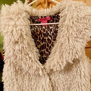 Betsey Johnson fluffy cream vest Medium